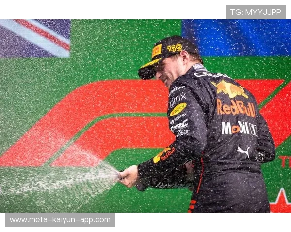 从P16到领奖台边缘?维斯塔潘差点完成神迹,维斯塔潘2021 从P16到领奖台边缘?维斯塔潘差点完成神迹,维斯塔潘2021